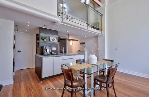 Photo 9 at 209 - 160 Baldwin Street, Chinatown, Toronto