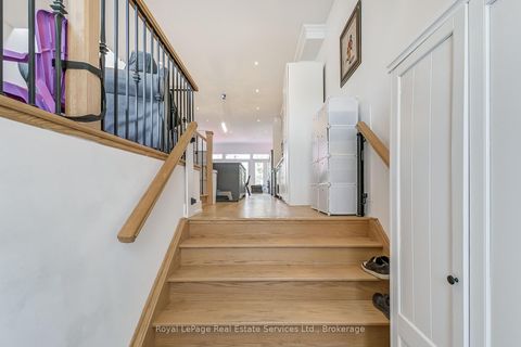 Photo 3 at 176 Leyton Avenue, Oakridge, Toronto