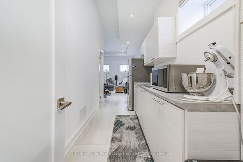 Photo 27 at 176 Leyton Avenue, Oakridge, Toronto