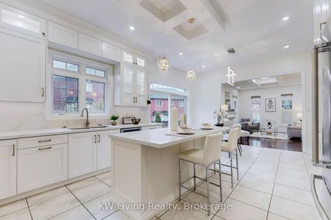 Photo 10 at 17 Tarmack Drive, Jefferson, Richmond Hill