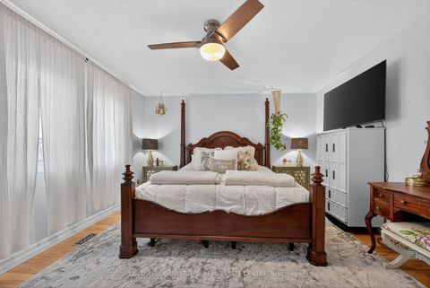 Photo 12 at 136 Violet Street, Holly, Barrie