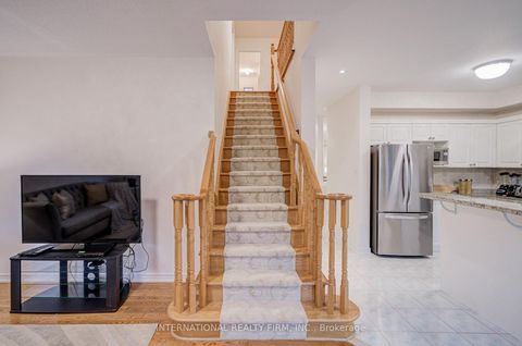 Photo 13 at 77 Saint James Avenue, Vellore Village, Vaughan