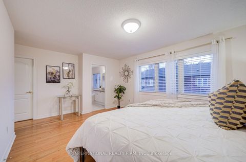 Photo 14 at 77 Saint James Avenue, Vellore Village, Vaughan