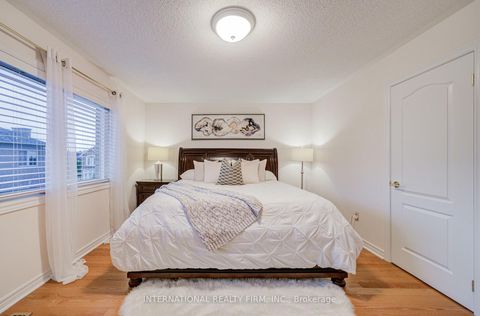 Photo 15 at 77 Saint James Avenue, Vellore Village, Vaughan