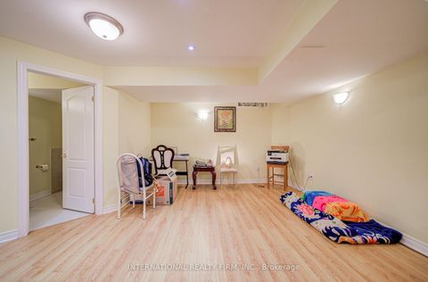 Photo 34 at 77 Saint James Avenue, Vellore Village, Vaughan