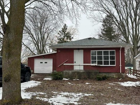 Photo 3 at 26 Douglas Road, Oak Ridges Lake Wilcox, Richmond Hill