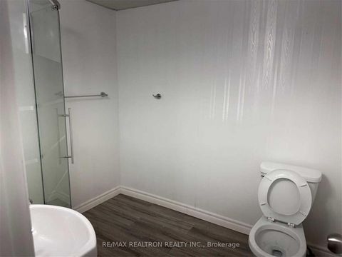 Photo 7 at 26 Douglas Road, Oak Ridges Lake Wilcox, Richmond Hill