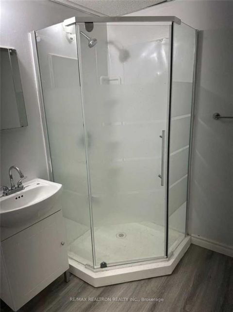 Photo 8 at 26 Douglas Road, Oak Ridges Lake Wilcox, Richmond Hill