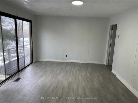 Photo 10 at 26 Douglas Road, Oak Ridges Lake Wilcox, Richmond Hill