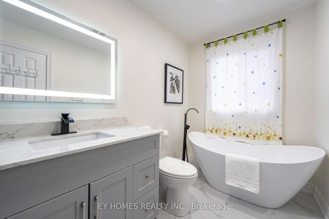 Photo 14 at 285 St. Joan Of Arc Avenue, Maple, Vaughan