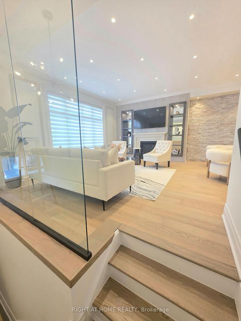 Photo 4 at 2251 Khalsa Gate E, WM Westmount, Oakville