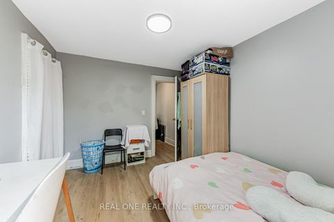 Photo 11 at 97 Lippincott Street, University, Toronto