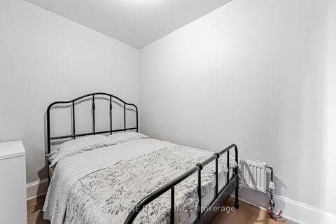 Photo 18 at 97 Lippincott Street, University, Toronto