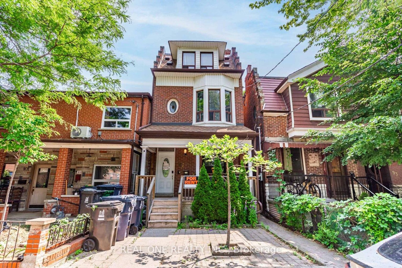 97 Lippincott Street, University, Toronto 