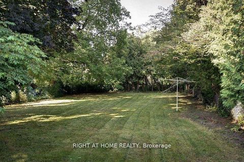 Photo 8 at 32 CONLINS RD E, Highland Creek, Toronto