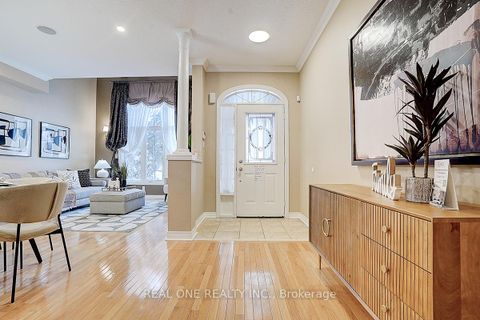 Photo 1 at 94 Barnwood Drive, Oak Ridges Lake Wilcox, Richmond Hill