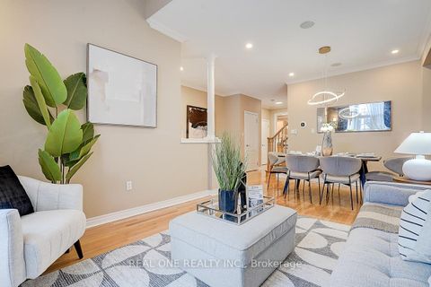 Photo 8 at 94 Barnwood Drive, Oak Ridges Lake Wilcox, Richmond Hill