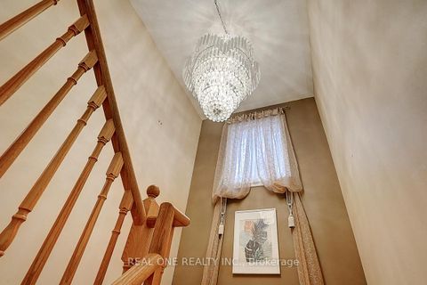 Photo 18 at 94 Barnwood Drive, Oak Ridges Lake Wilcox, Richmond Hill