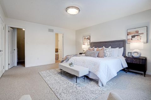 Photo 21 at 94 Barnwood Drive, Oak Ridges Lake Wilcox, Richmond Hill