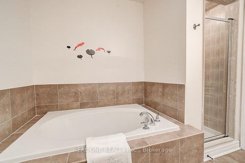 Photo 23 at 94 Barnwood Drive, Oak Ridges Lake Wilcox, Richmond Hill