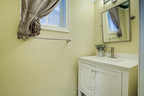 Photo 33 at 94 Barnwood Drive, Oak Ridges Lake Wilcox, Richmond Hill