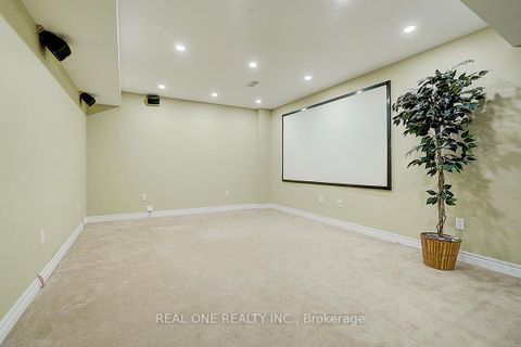 Photo 34 at 94 Barnwood Drive, Oak Ridges Lake Wilcox, Richmond Hill