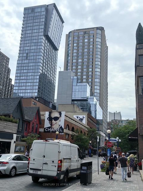 Photo 6 at 605 - 155 Yorkville Avenue, Annex, Toronto