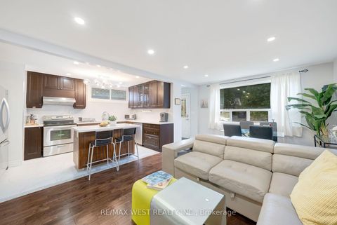 Photo 7 at 67 South Kingsway, Swansea, Toronto