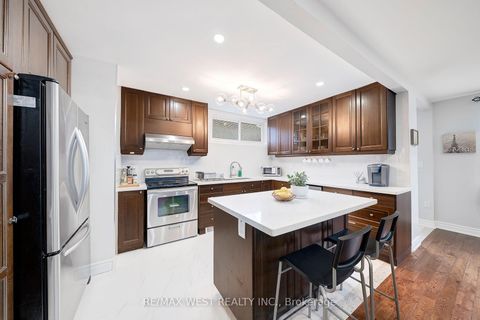 Photo 8 at 67 South Kingsway, Swansea, Toronto