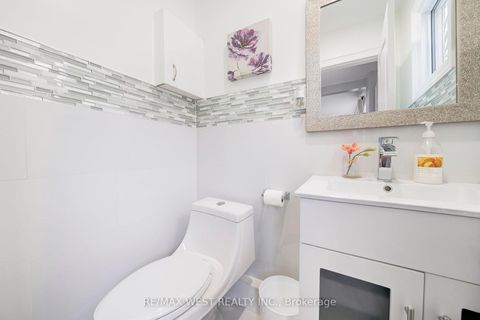 Photo 19 at 67 South Kingsway, Swansea, Toronto