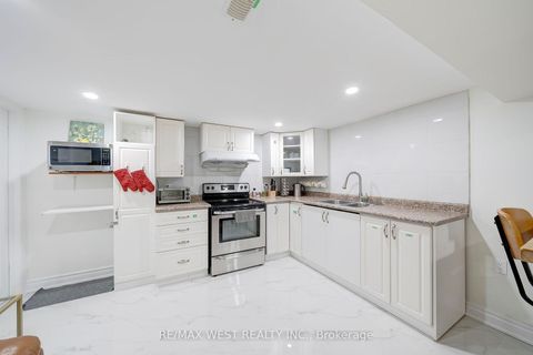 Photo 21 at 67 South Kingsway, Swansea, Toronto