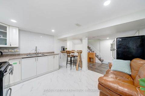 Photo 22 at 67 South Kingsway, Swansea, Toronto