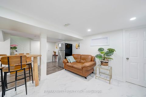 Photo 23 at 67 South Kingsway, Swansea, Toronto