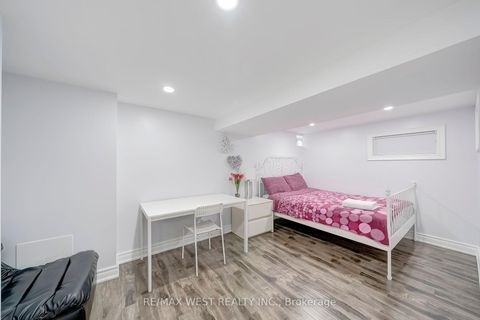 Photo 24 at 67 South Kingsway, Swansea, Toronto