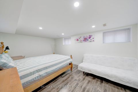 Photo 26 at 67 South Kingsway, Swansea, Toronto