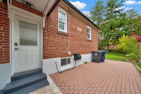 Photo 28 at 67 South Kingsway, Swansea, Toronto