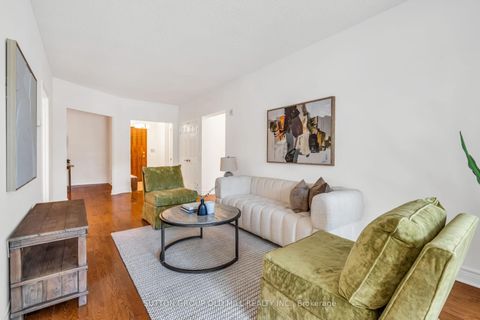 Photo 4 at 206 - 10 Old Mill Trail, Kingsway South, Toronto