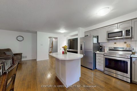 Photo 6 at 57 Kelso Crescent, Maple, Vaughan