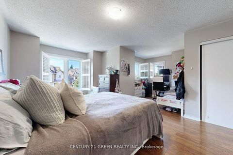 Photo 17 at 57 Kelso Crescent, Maple, Vaughan