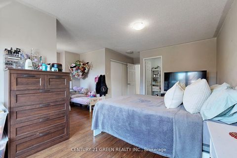 Photo 18 at 57 Kelso Crescent, Maple, Vaughan