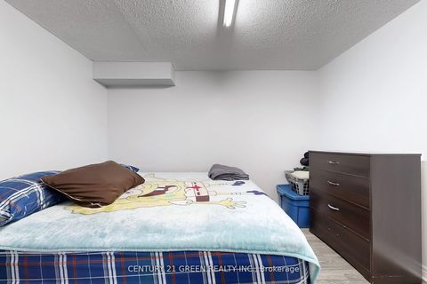 Photo 32 at 57 Kelso Crescent, Maple, Vaughan