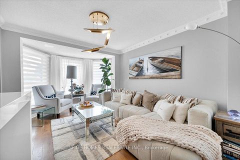 Photo 3 at 153 Browning Trail, Letitia Heights, Barrie