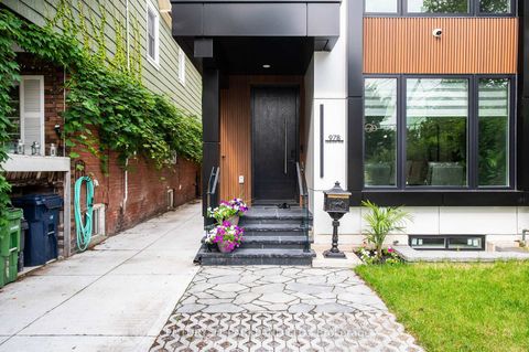 Photo 3 at 978 Carlaw Avenue, Broadview North, Toronto