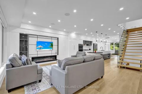 Photo 4 at 978 Carlaw Avenue, Broadview North, Toronto