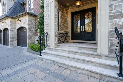 Photo 3 at 82 Elizabeth Grove, King City, King