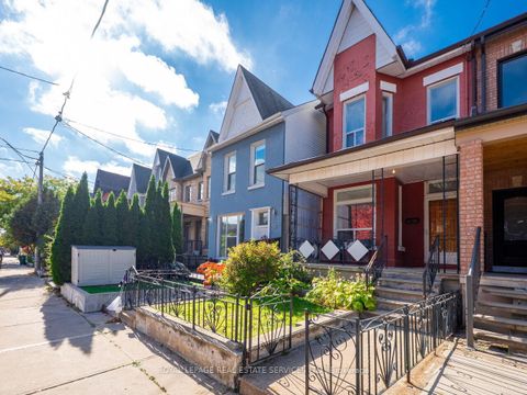 Photo 1 at 94 Montrose Avenue, Bellwoods, Toronto