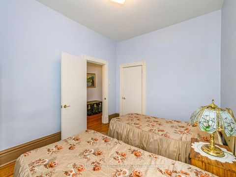 Photo 21 at 94 Montrose Avenue, Bellwoods, Toronto