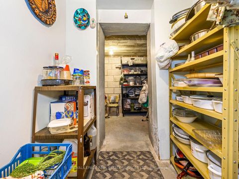 Photo 27 at 94 Montrose Avenue, Bellwoods, Toronto