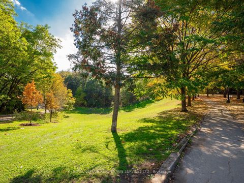 Photo 36 at 94 Montrose Avenue, Bellwoods, Toronto