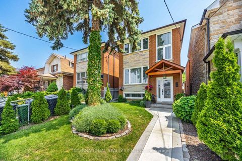 Photo 2 at 49 Lapp Street, Smythe, Toronto